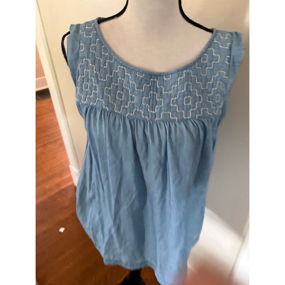 LOFT Blue Chambray Embroidered Sleeveless Top Size Small
